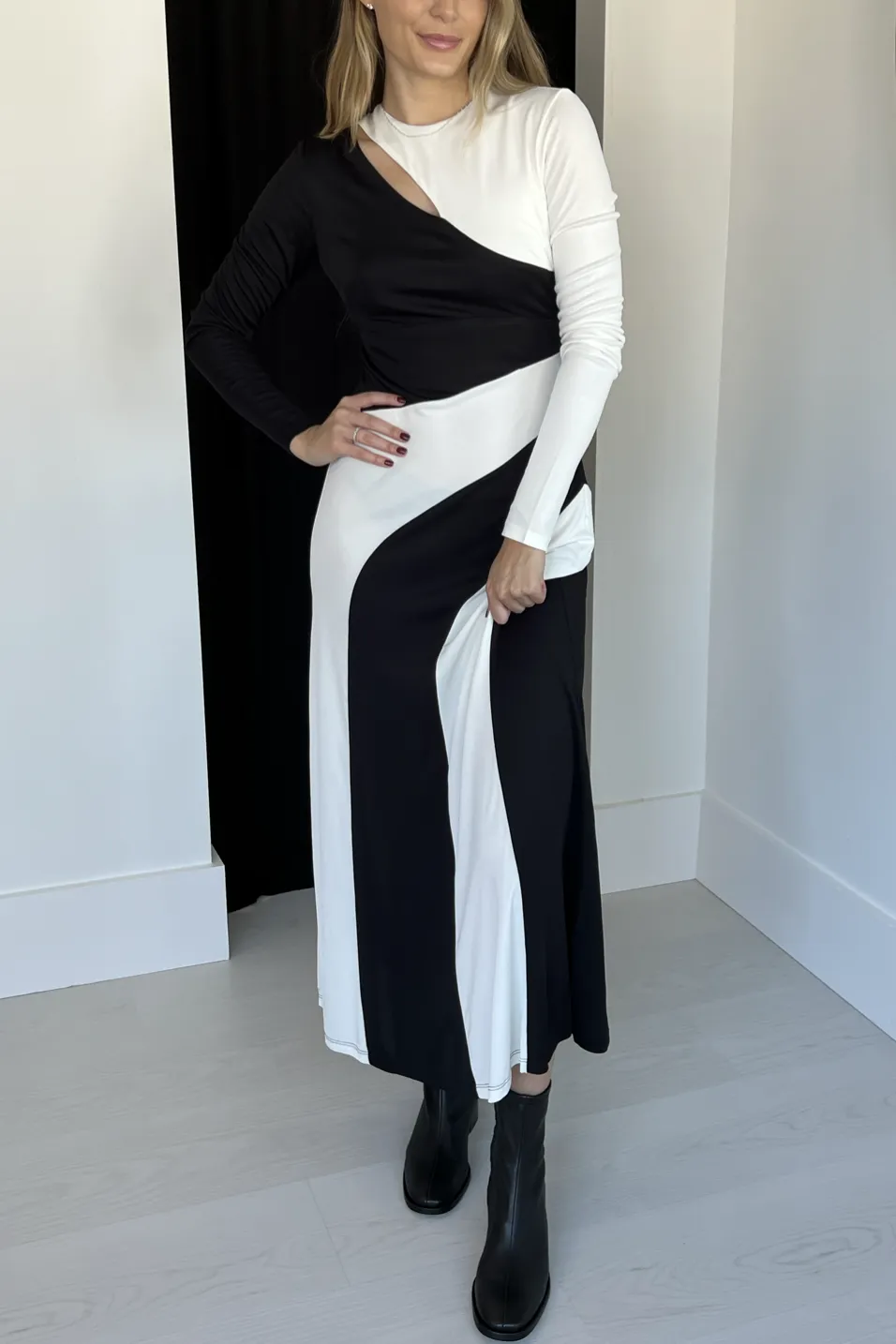 Black And White Cut-Out Long Sleeve Midi Dress