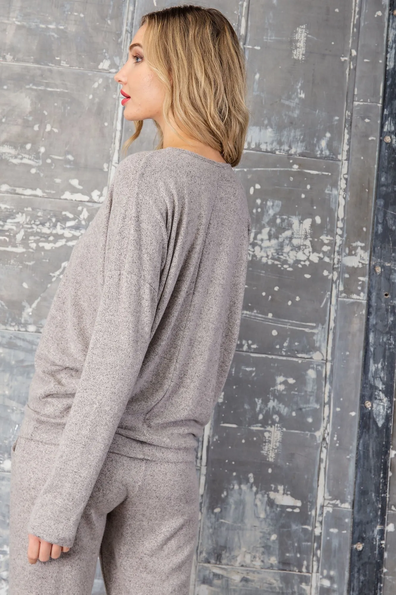 ee:some Cozy Soft Lounge V-Neck Top