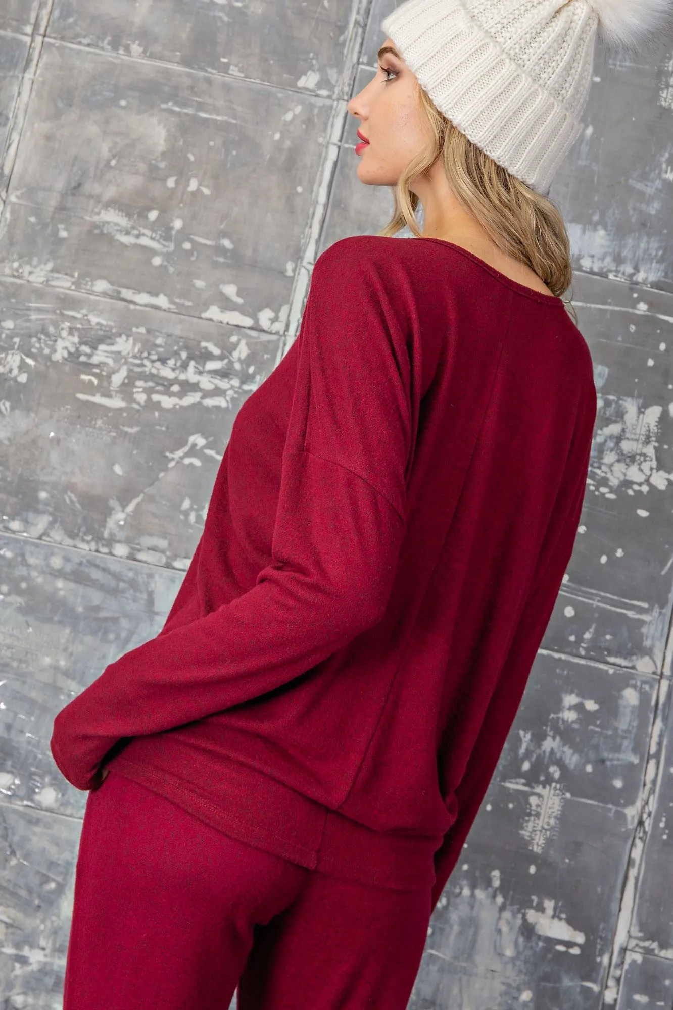 ee:some Cozy Soft Lounge V-Neck Top